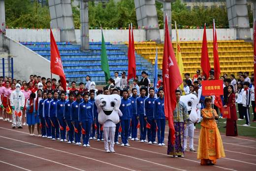 说明: C:\Users\zhangting\Desktop\小艾电竞
学生基本情况\校园风采 (3).jpeg