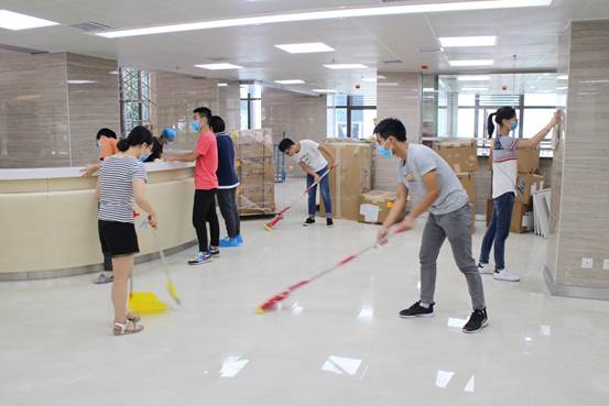 说明: C:\Users\Administrator\Desktop\小艾电竞
开展环境卫生大清扫实践活动\小艾电竞
开展环境卫生大清扫实践活动\IMG_3771.JPG