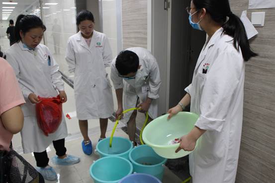 说明: C:\Users\Administrator\Desktop\小艾电竞
开展环境卫生大清扫实践活动\小艾电竞
开展环境卫生大清扫实践活动\IMG_3724.JPG